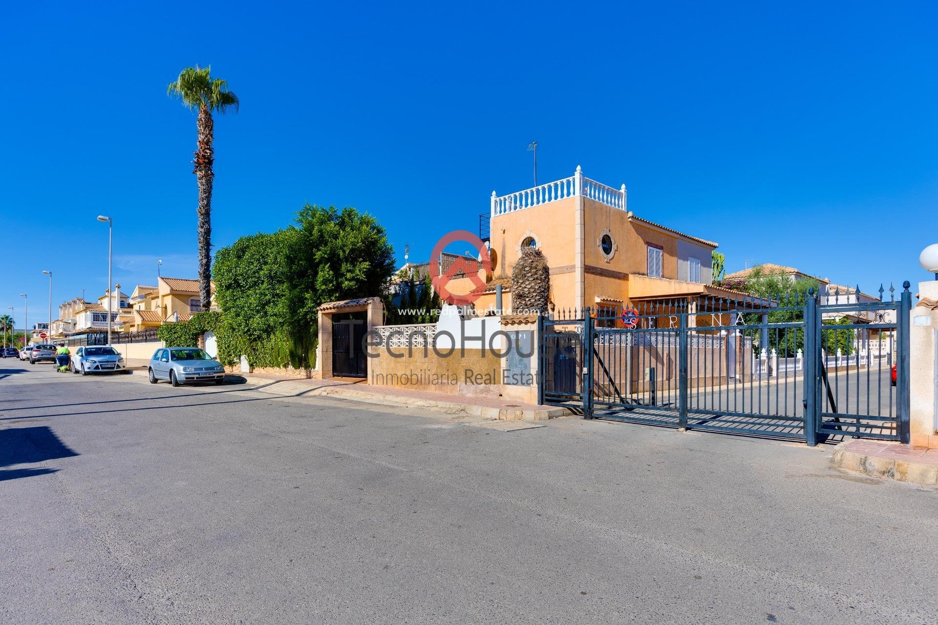 Resale - Town House -
Orihuela Costa - Playa Flamenca