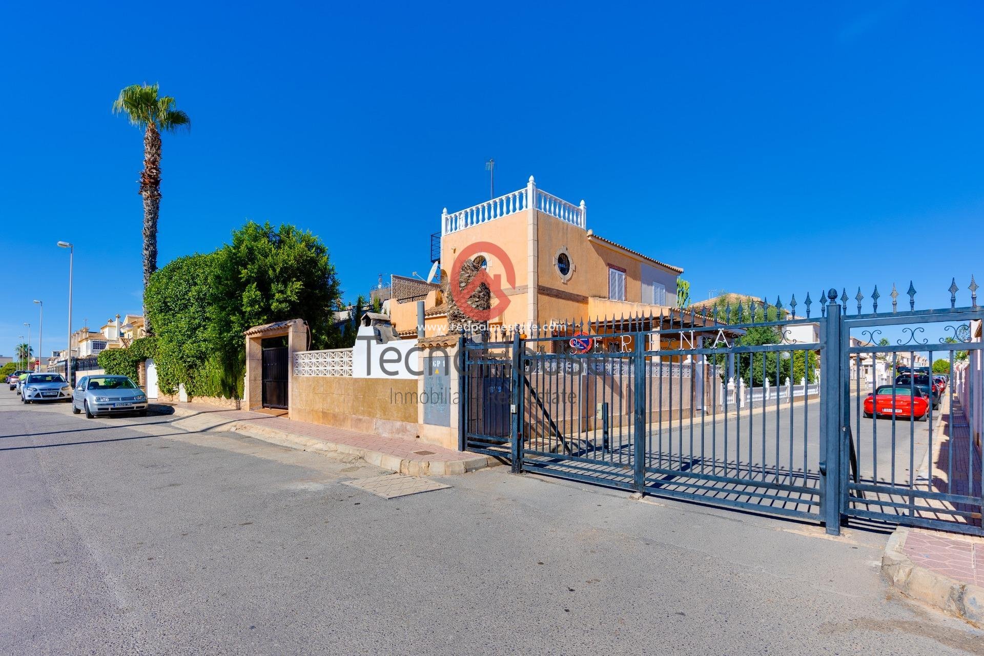 Resale - Town House -
Orihuela Costa - Playa Flamenca