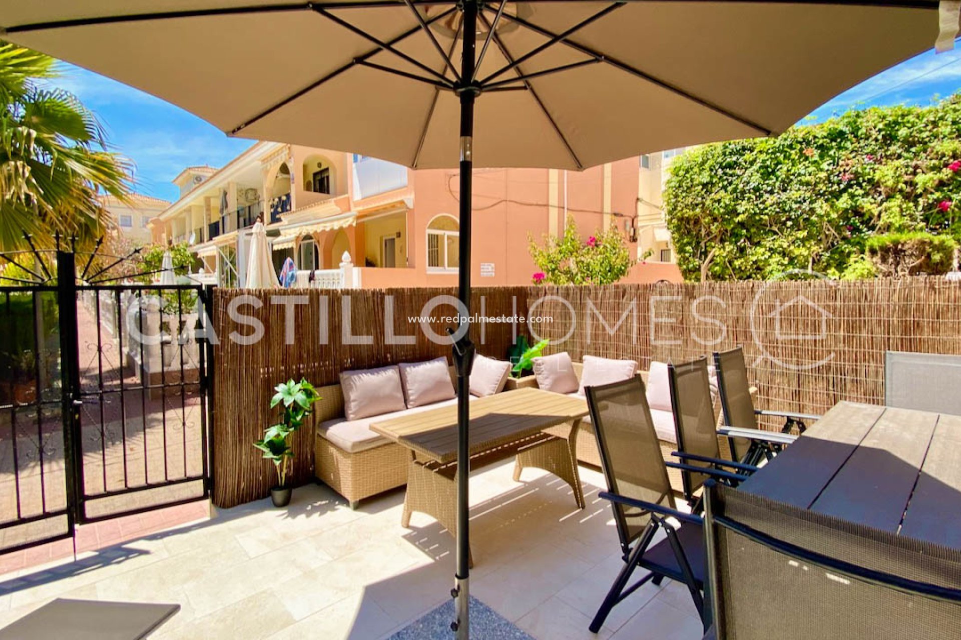 Resale - Town House -
Orihuela Costa - Playa Flamenca