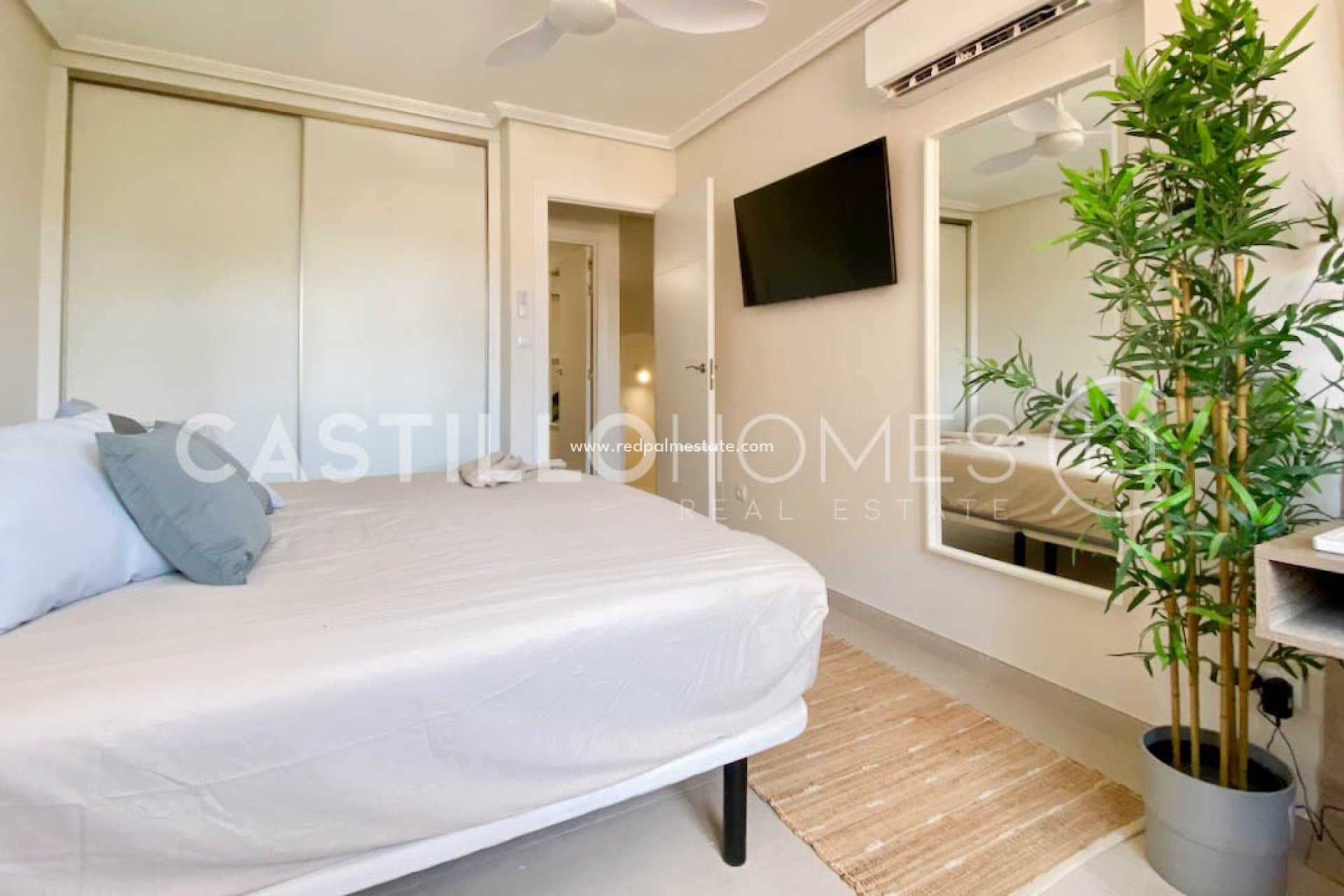 Resale - Town House -
Orihuela Costa - Playa Flamenca