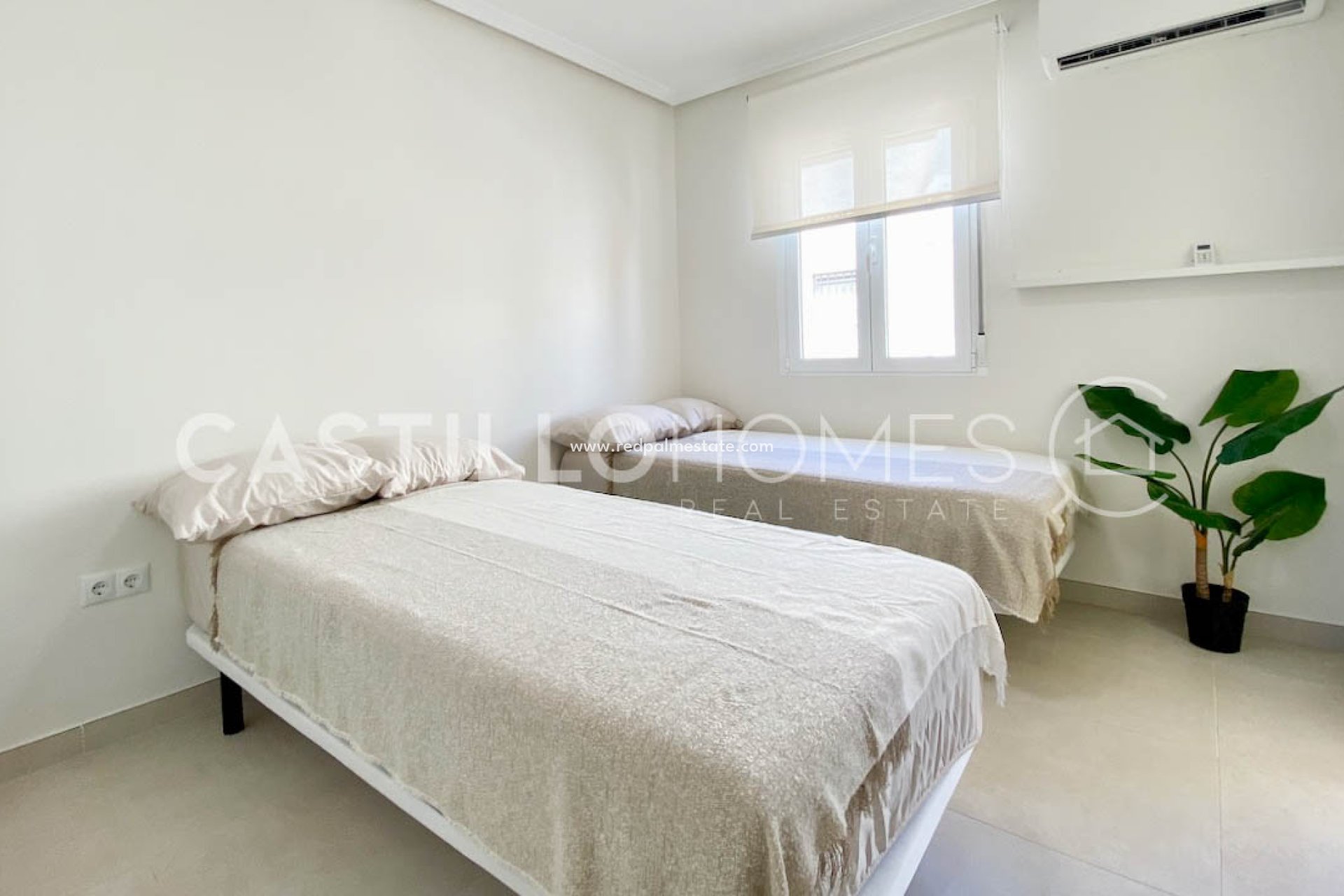 Resale - Town House -
Orihuela Costa - Playa Flamenca