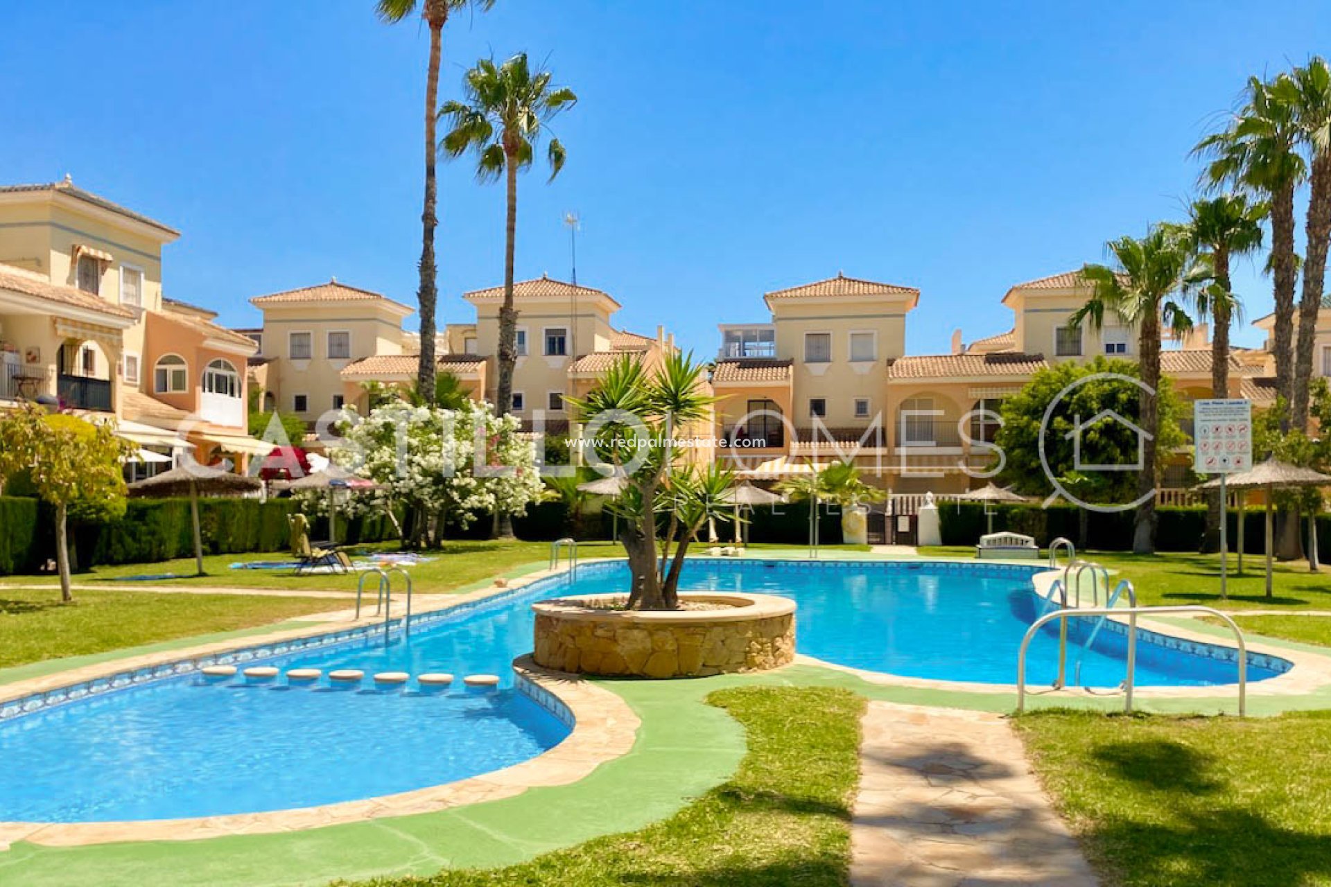 Resale - Town House -
Orihuela Costa - Playa Flamenca
