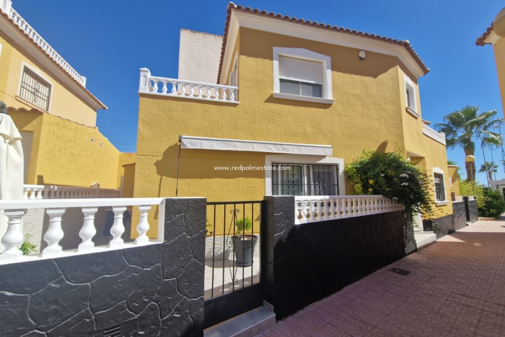 Resale - Town House -
Orihuela Costa - Playa Flamenca