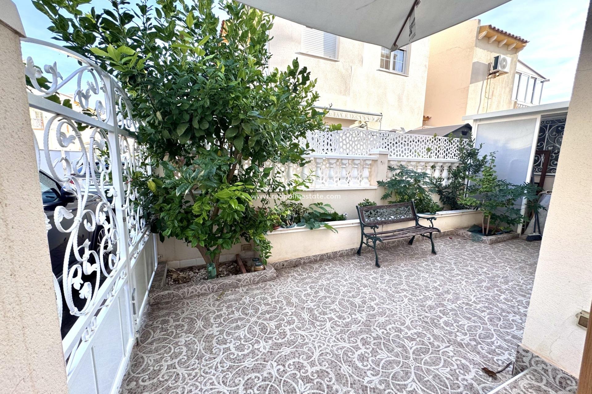 Resale - Town House -
Orihuela Costa - Playa Flamenca