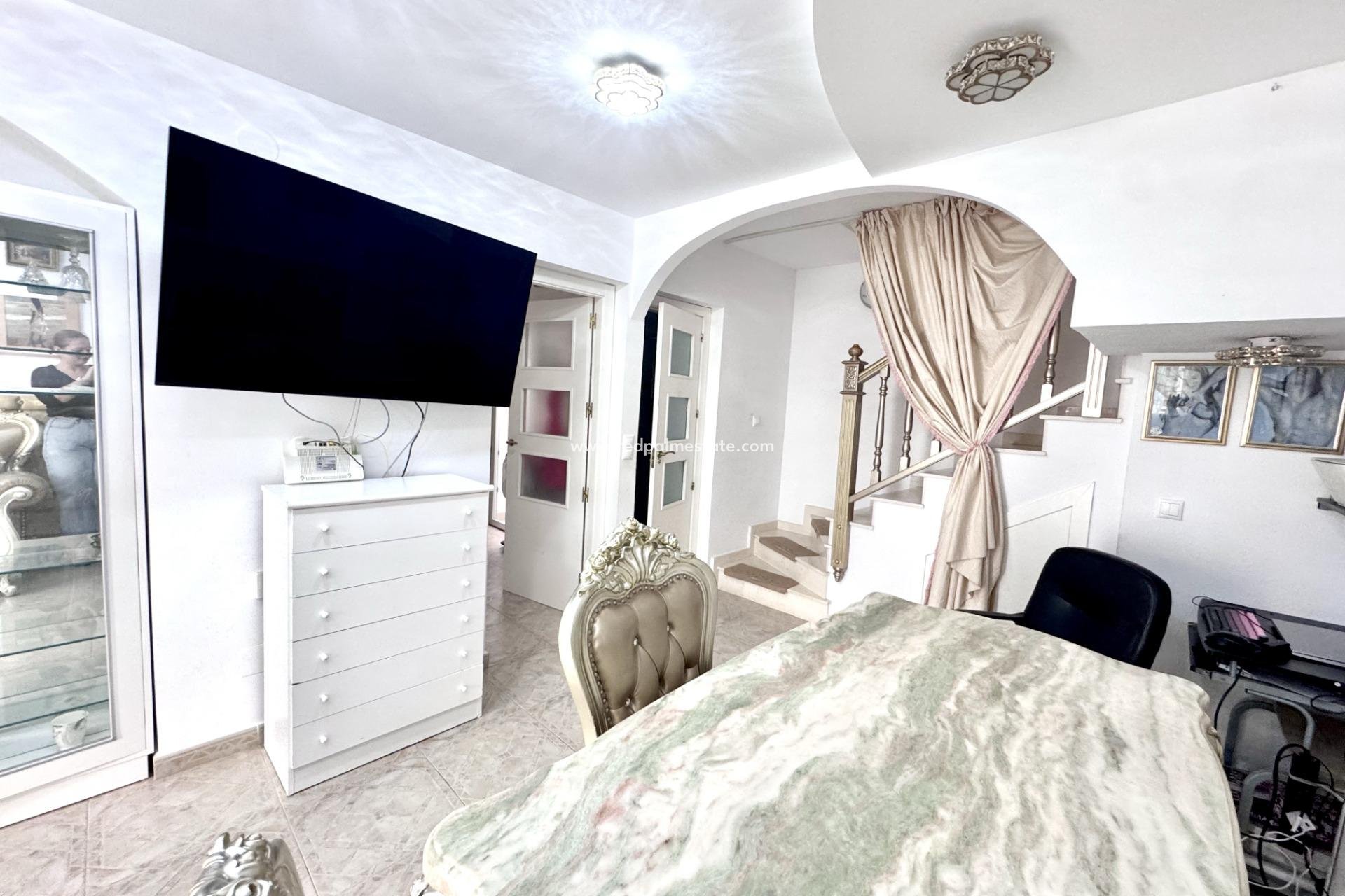 Resale - Town House -
Orihuela Costa - Playa Flamenca