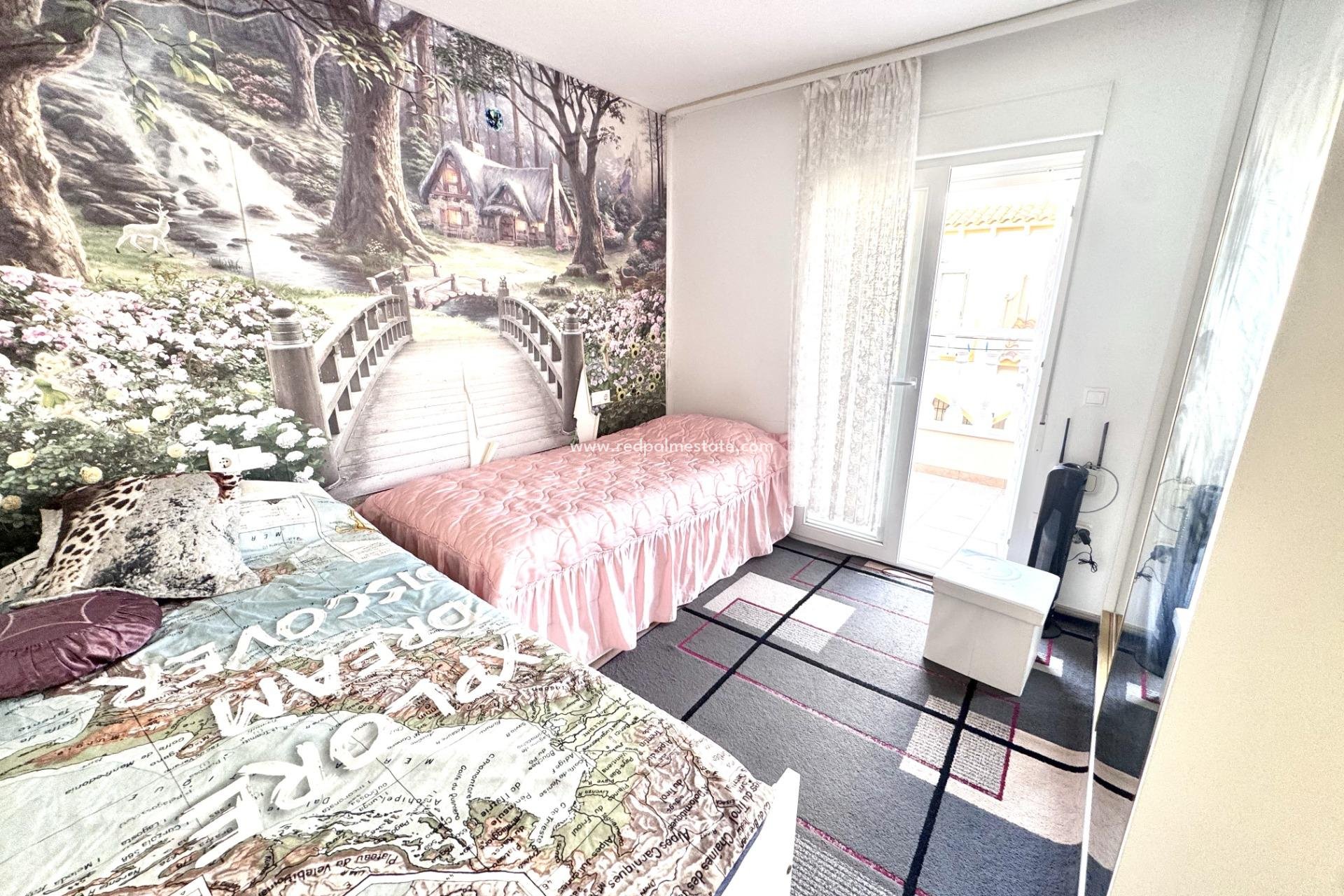 Resale - Town House -
Orihuela Costa - Playa Flamenca