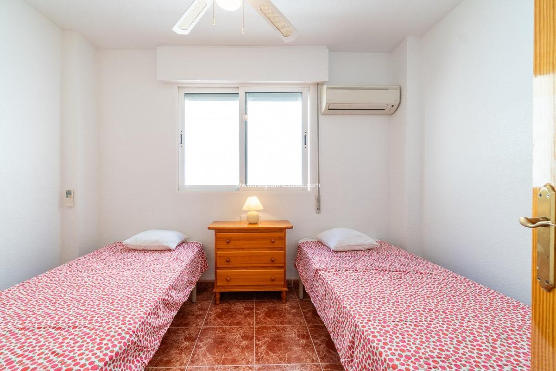 Resale - Town House -
Orihuela Costa - Playa Flamenca