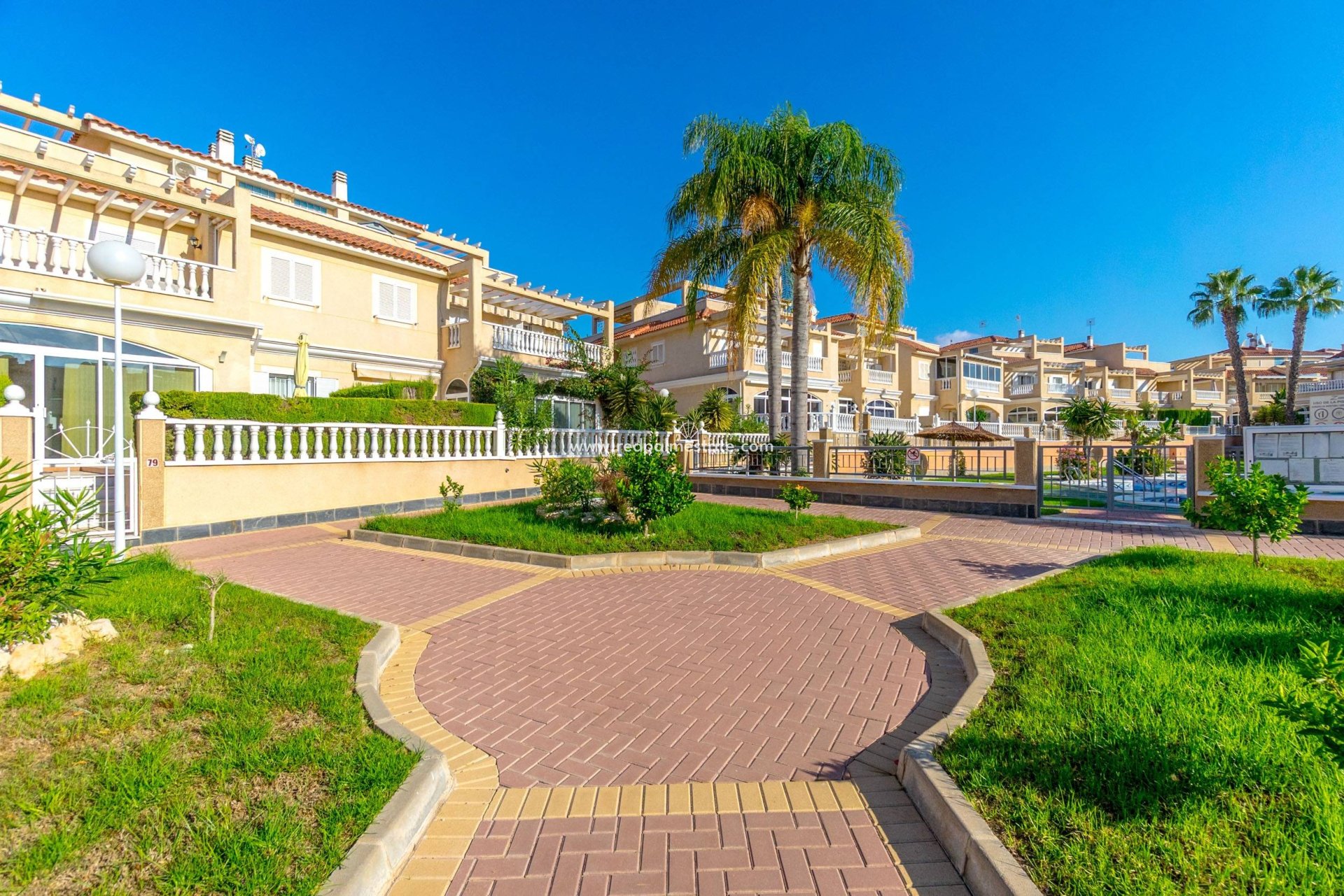 Resale - Town House -
Orihuela Costa - Playa Flamenca