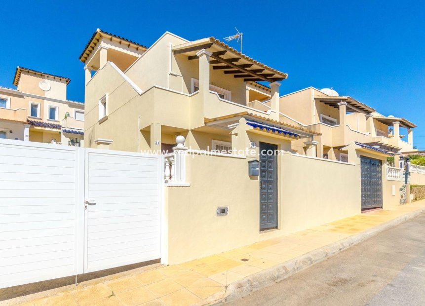 Resale - Town House -
Orihuela Costa - Villamartín