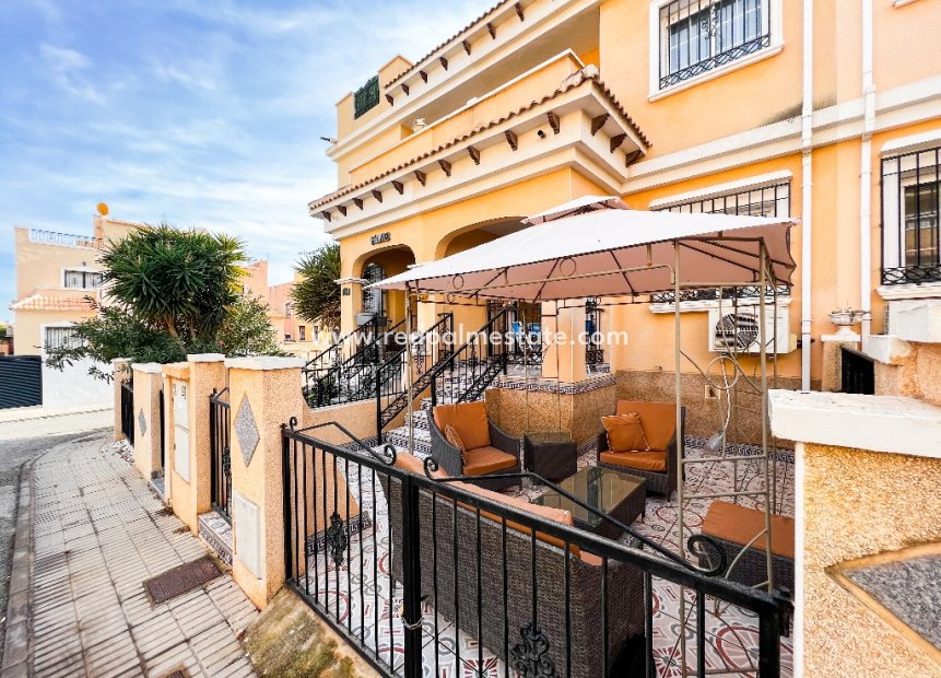 Resale - Town House -
Orihuela Costa - Villamartín