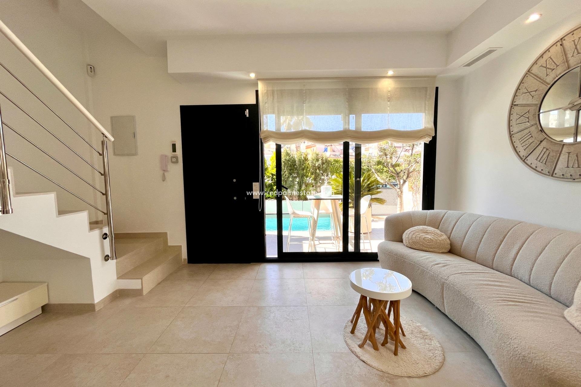 Resale - Town House -
Orihuela Costa - Villamartín