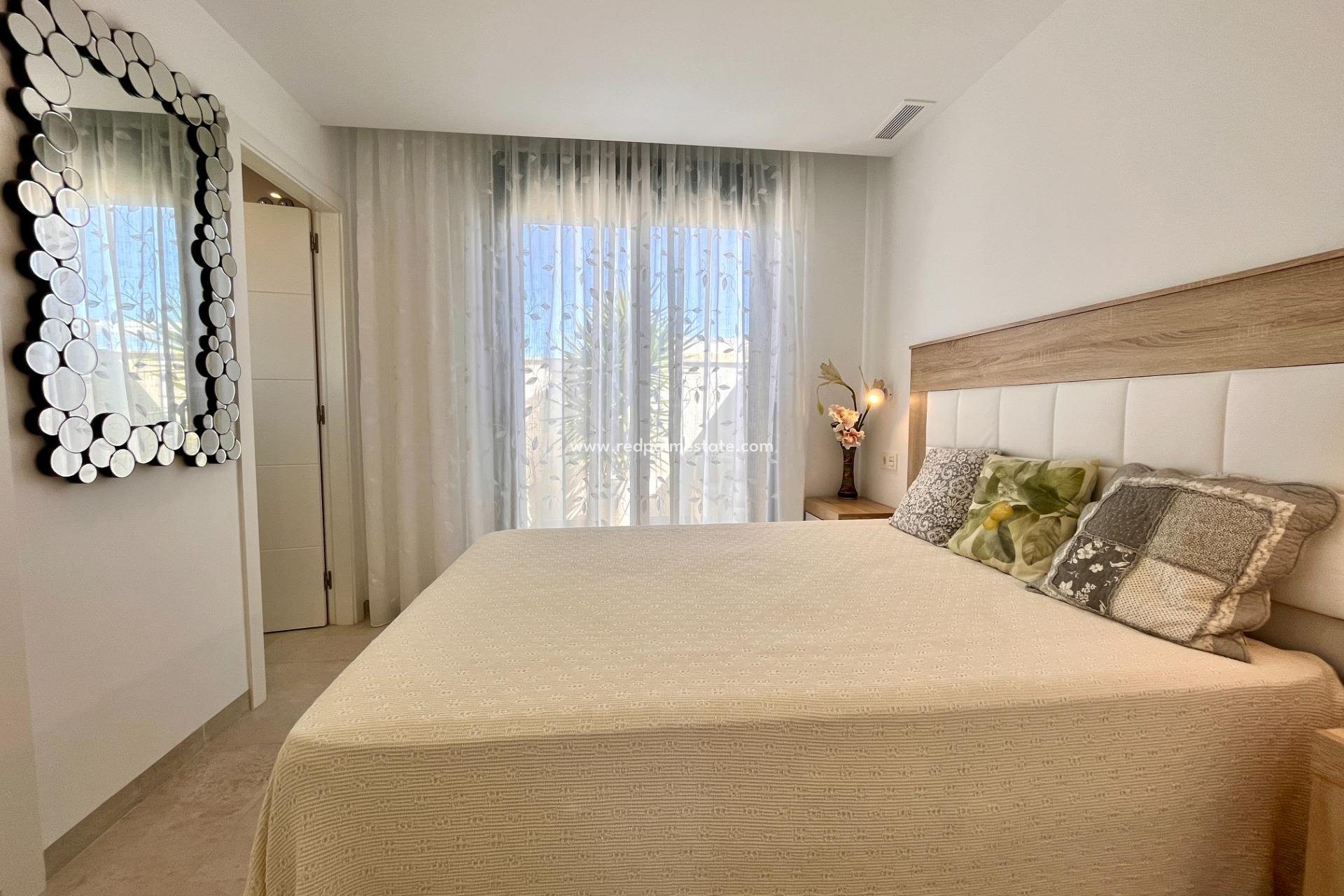 Resale - Town House -
Orihuela Costa - Villamartín