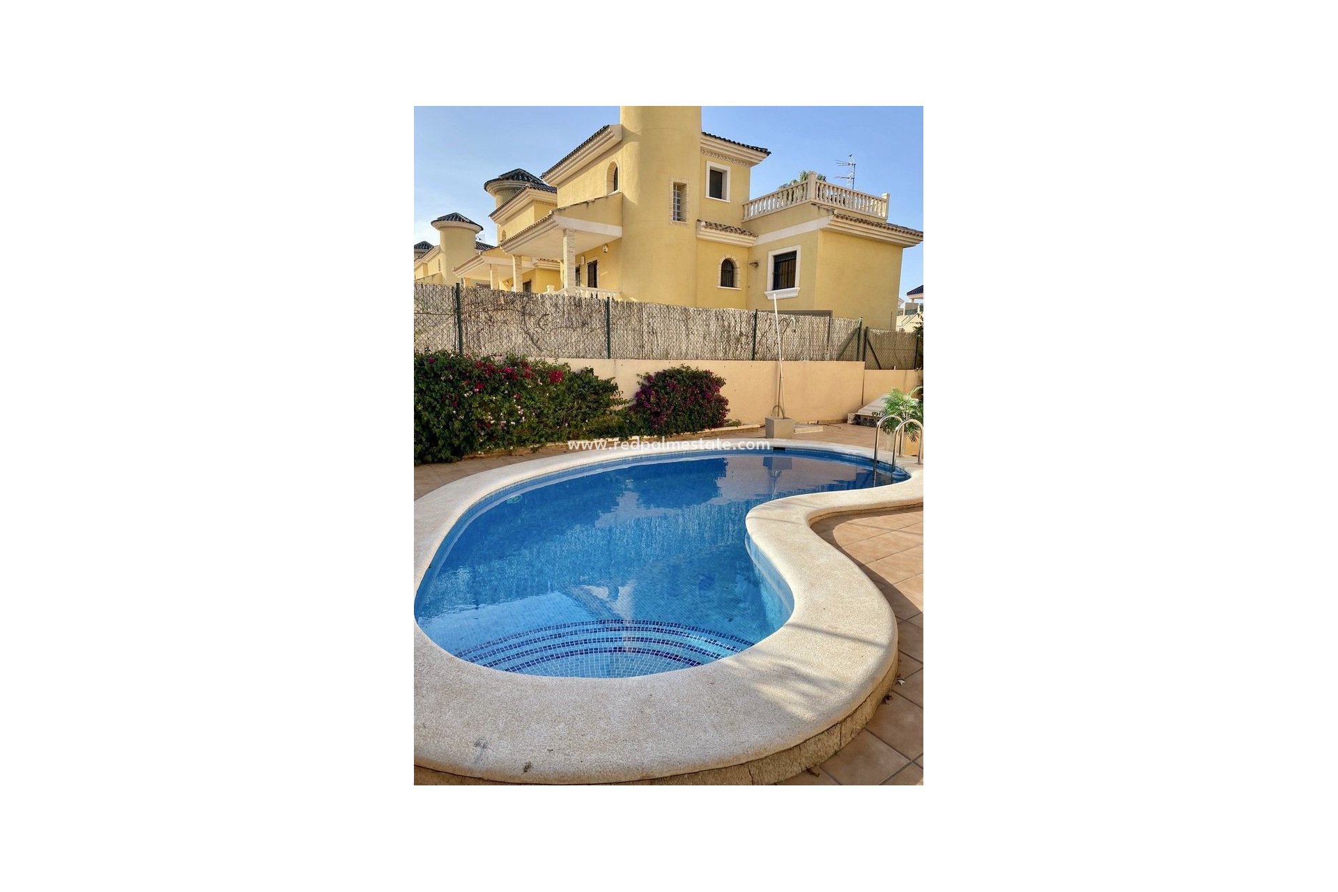 Resale - Town House -
Orihuela Costa - Villamartín