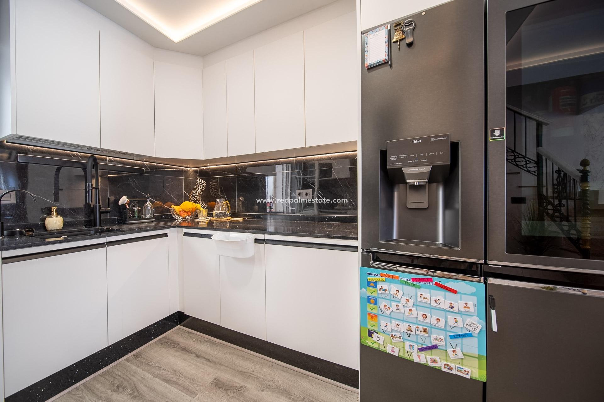 Resale - Town House -
Orihuela Costa - Villamartín