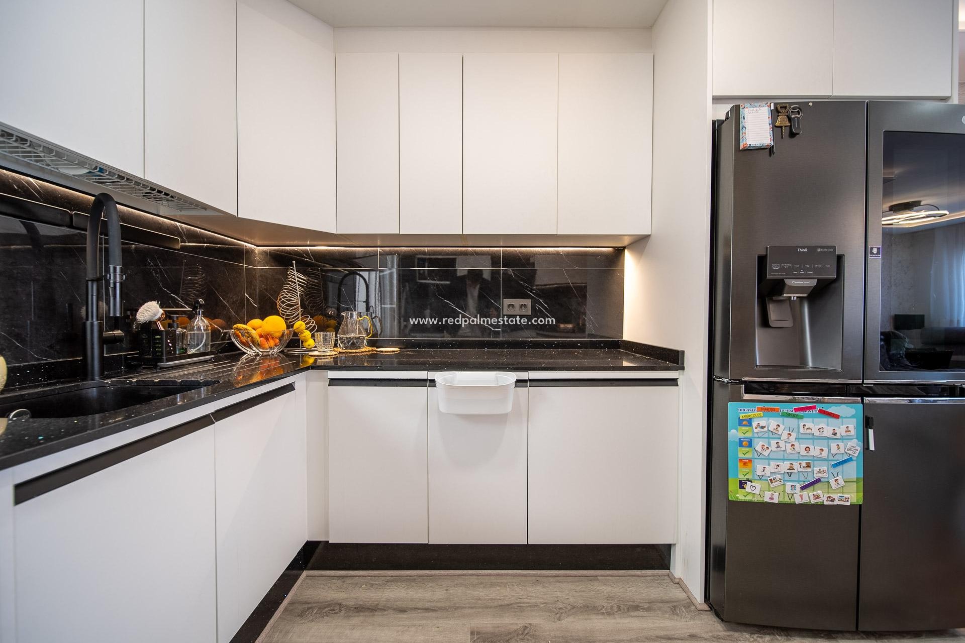 Resale - Town House -
Orihuela Costa - Villamartín