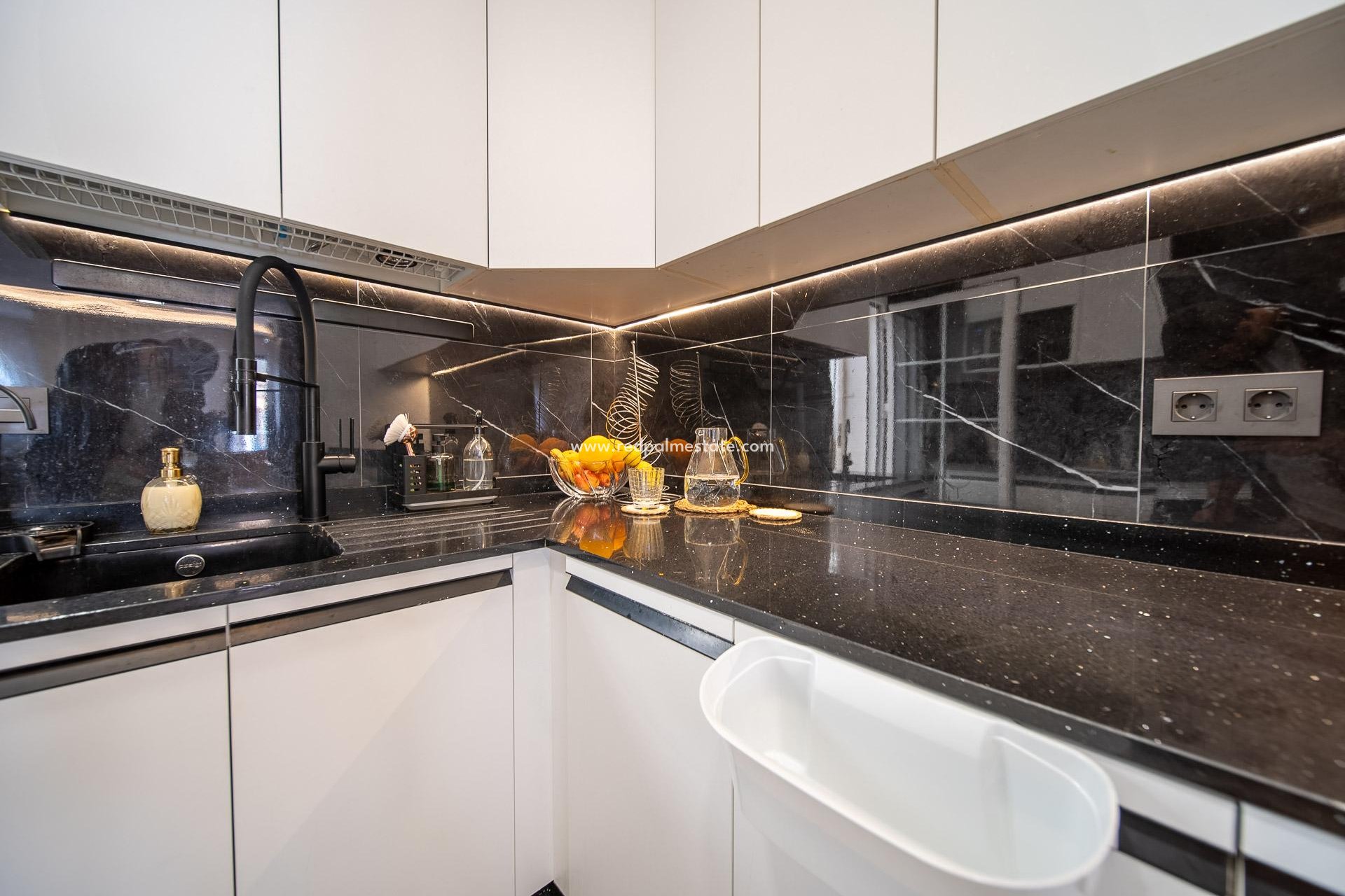 Resale - Town House -
Orihuela Costa - Villamartín