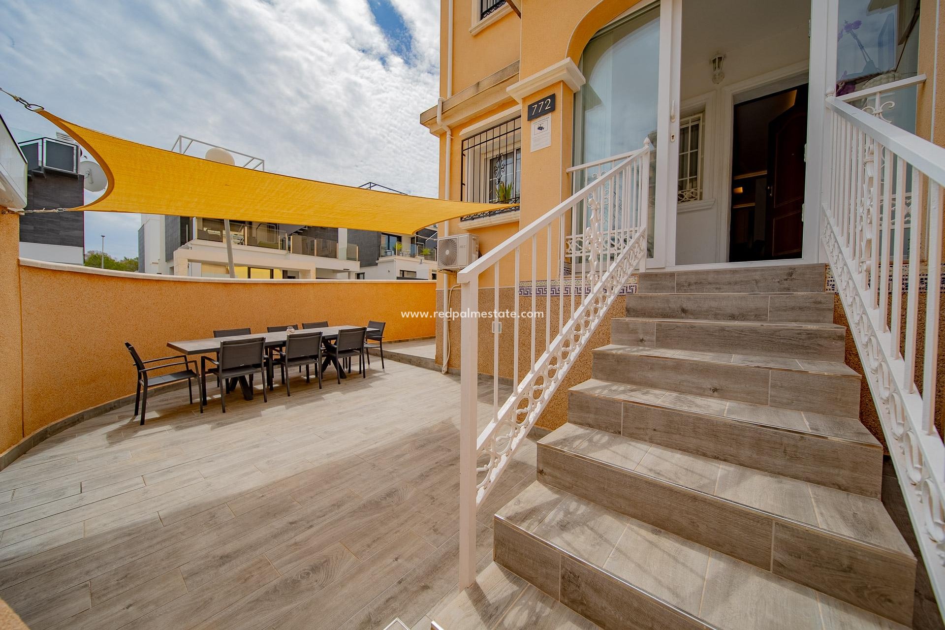 Resale - Town House -
Orihuela Costa - Villamartín