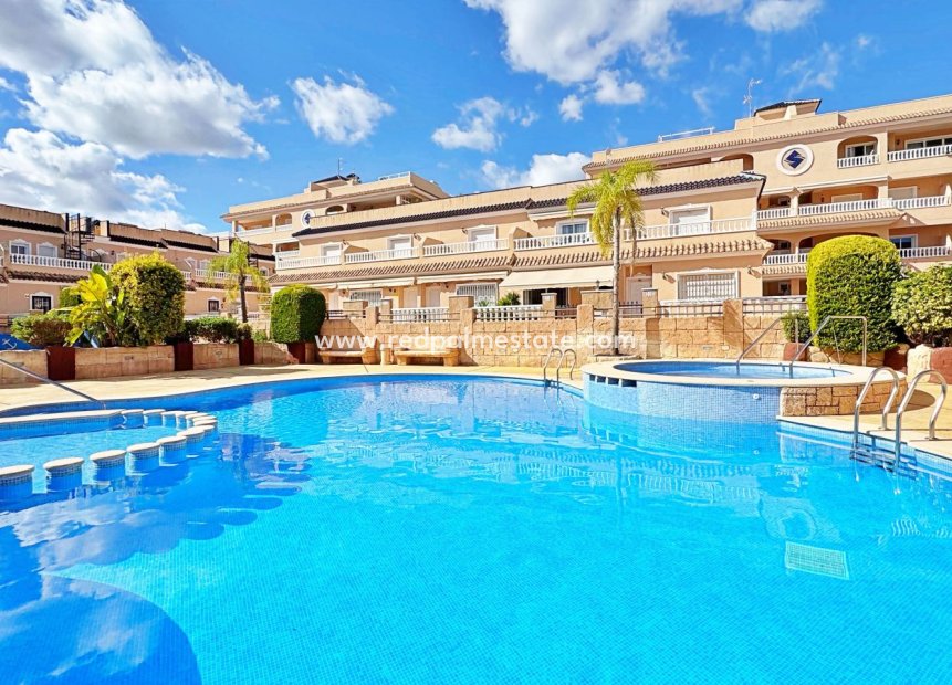 Resale - Town House -
Orihuela Costa - Villamartín