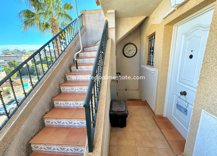 Resale - Town House -
Orihuela Costa - Villamartín