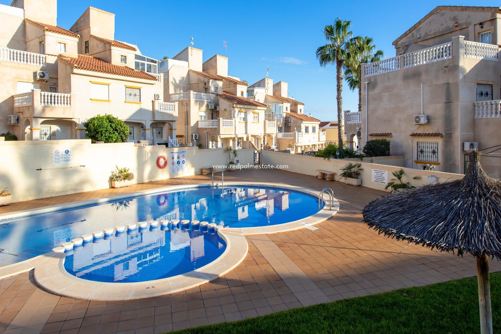Resale - Town House -
Orihuela Costa - Villamartín