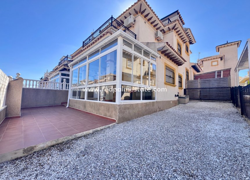 Resale - Town House -
Orihuela Costa - Villamartín