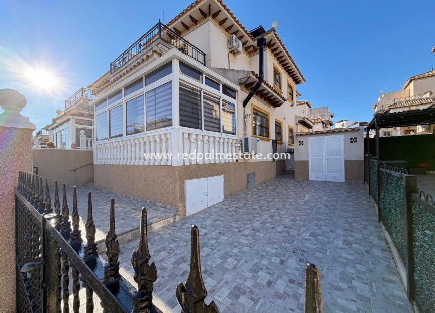 Resale - Town House -
Orihuela Costa - Villamartín