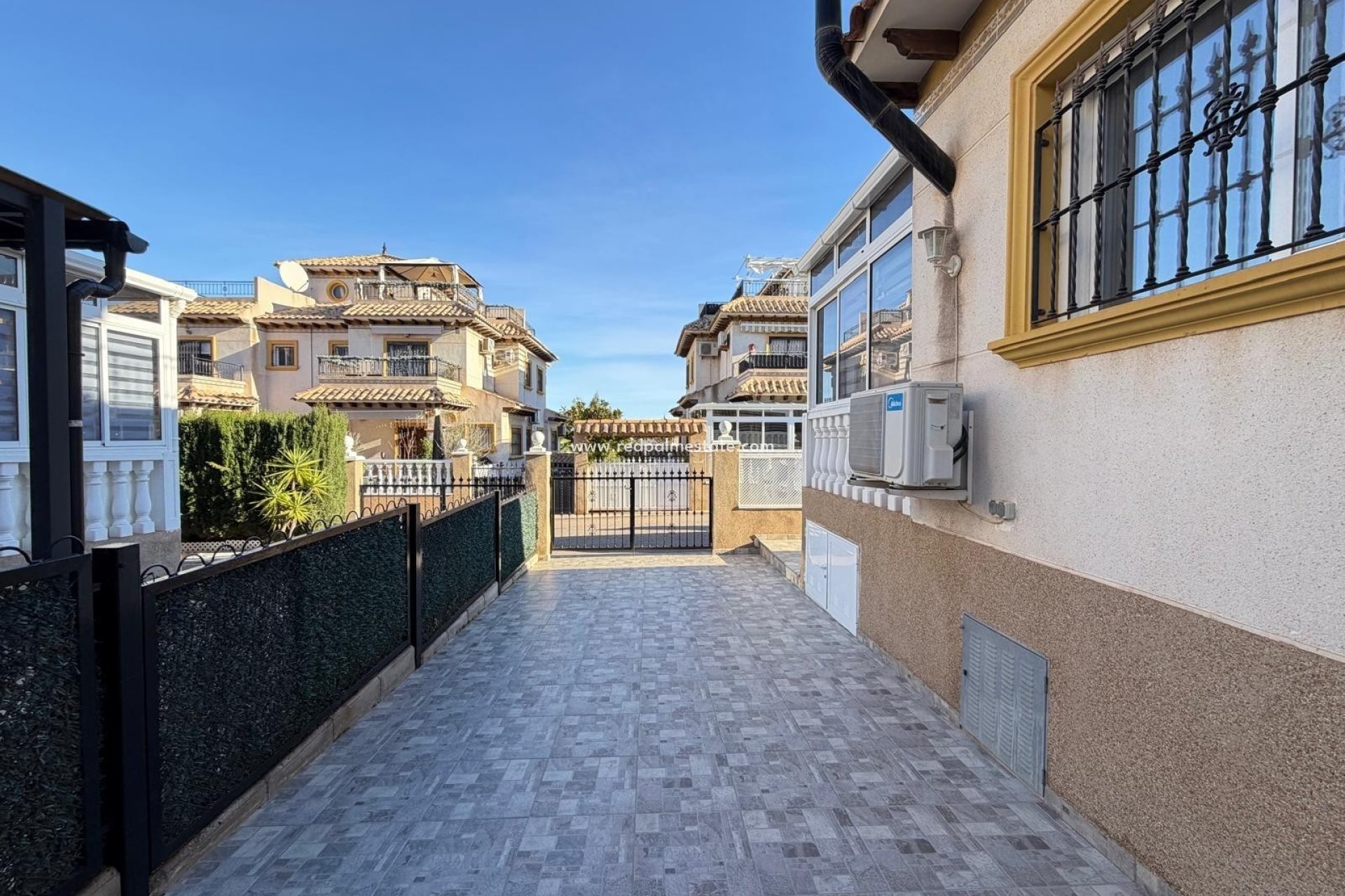 Resale - Town House -
Orihuela Costa - Villamartín
