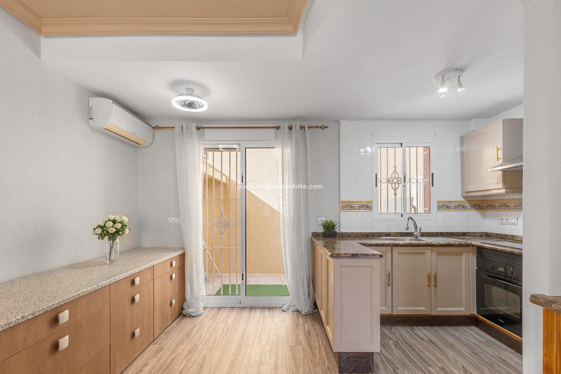 Resale - Town House -
Orihuela Costa - Villamartín