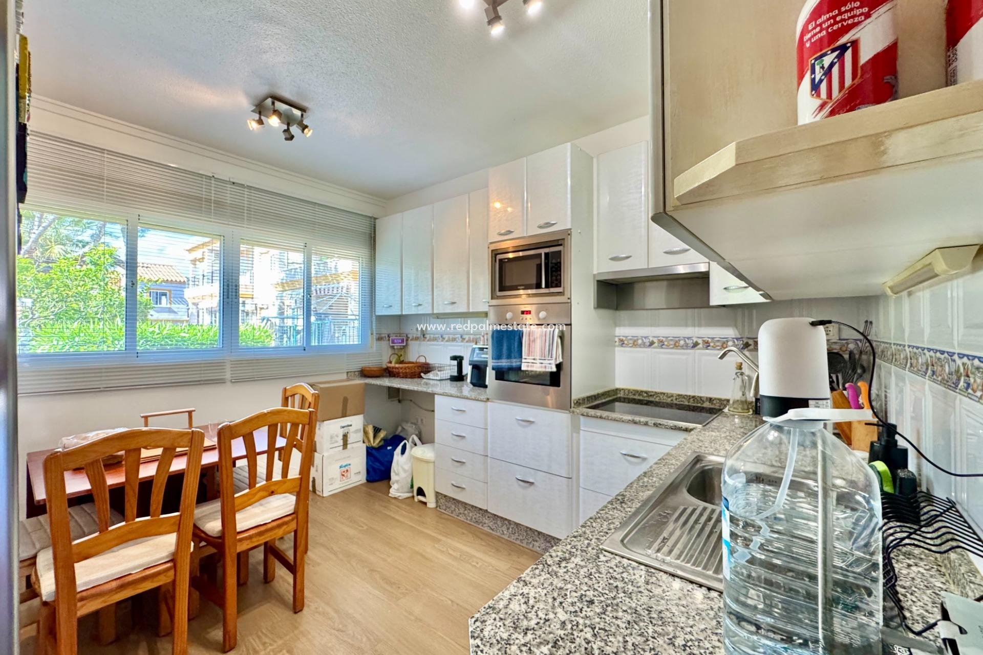 Resale - Town House -
Orihuela Costa - Villamartín