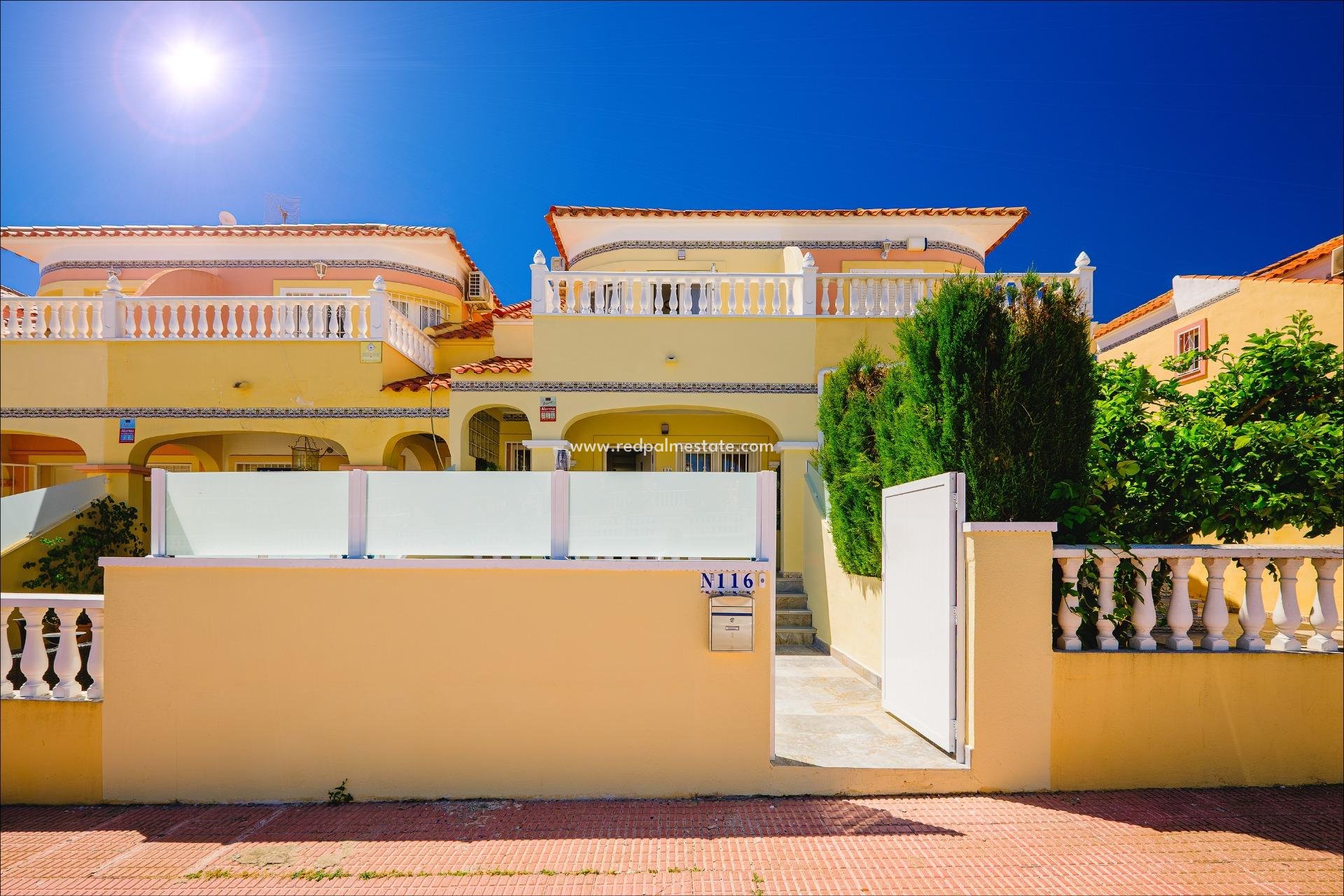 Resale - Town House -
Orihuela Costa - Villamartín