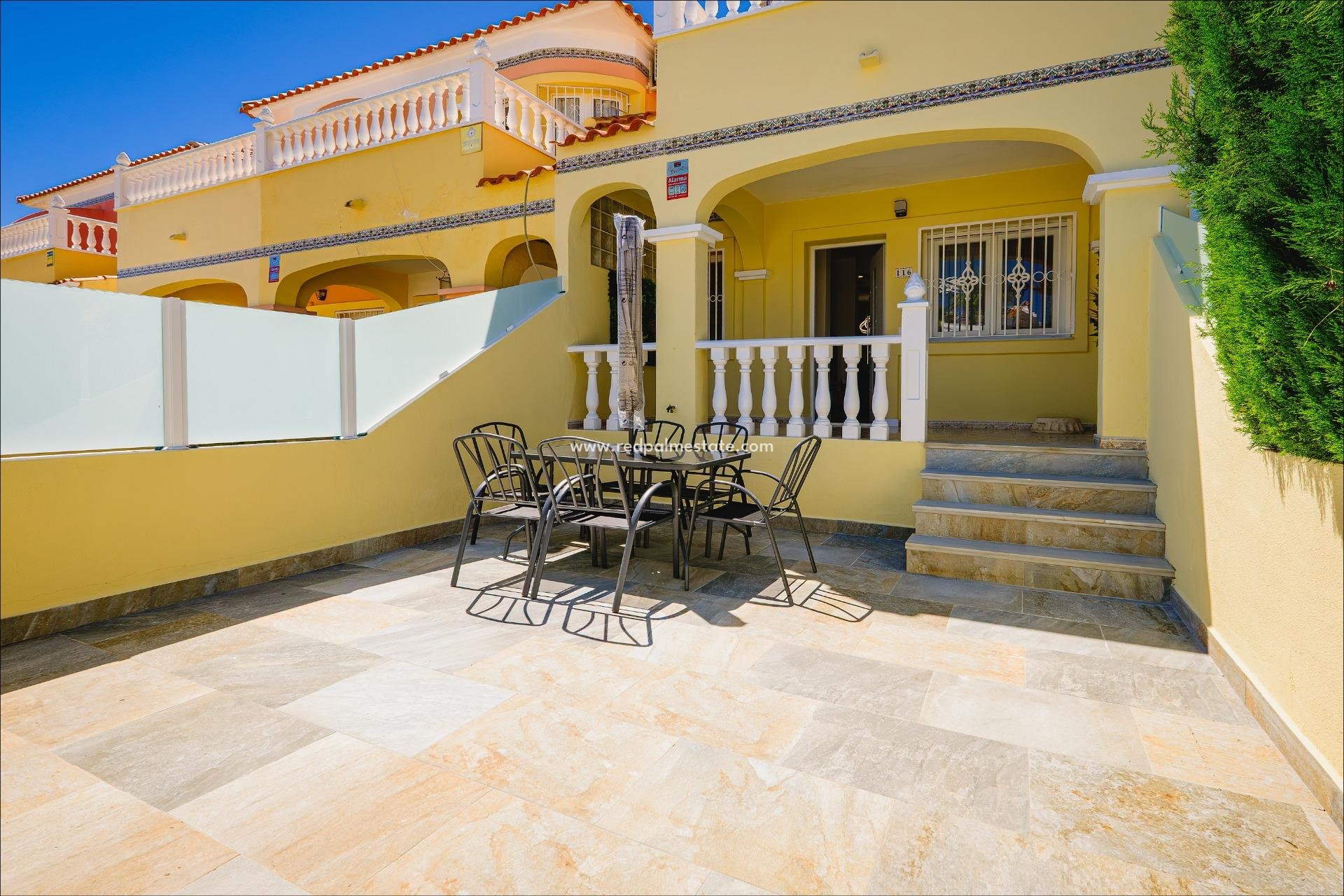 Resale - Town House -
Orihuela Costa - Villamartín