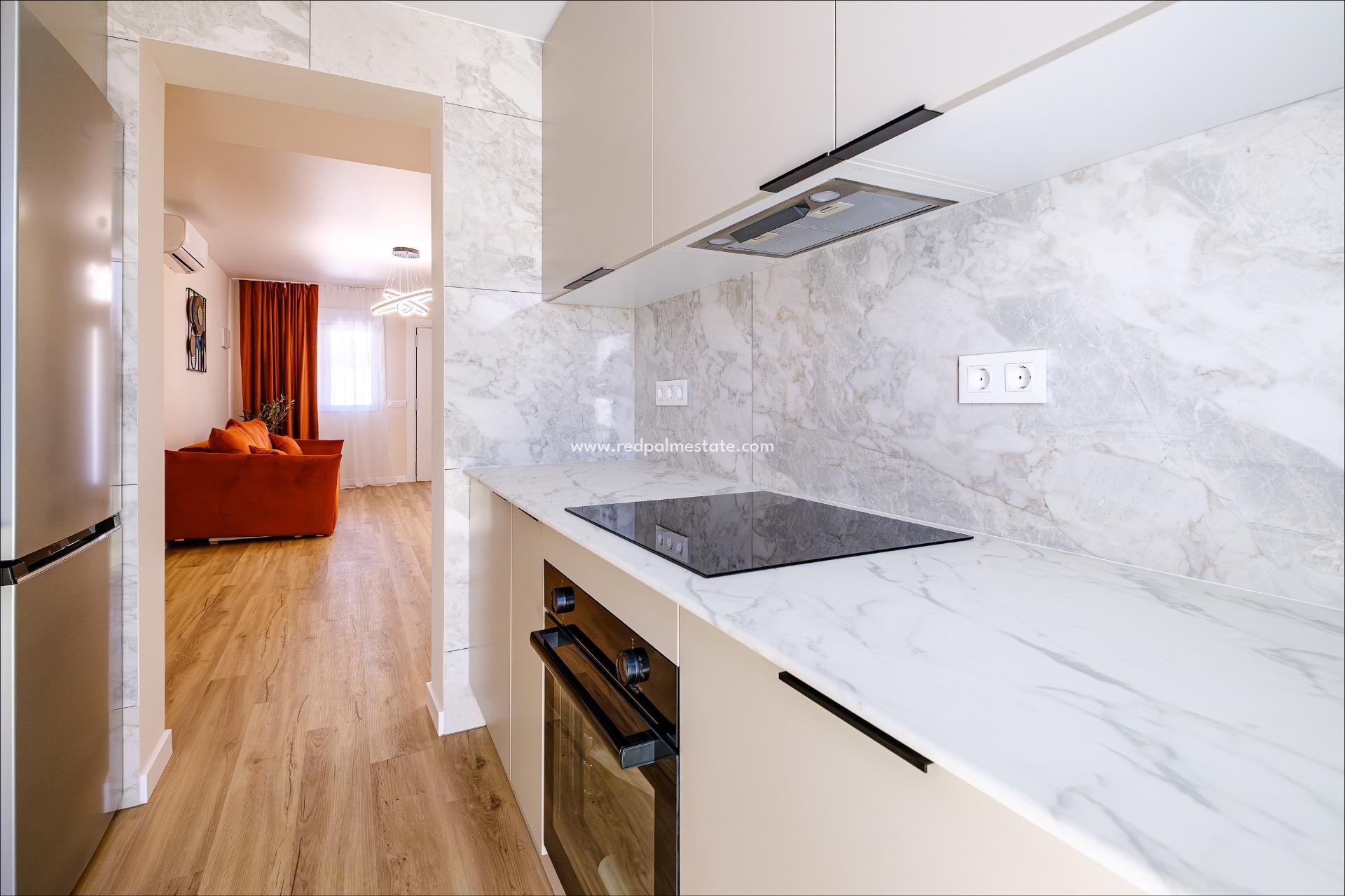 Resale - Town House -
Orihuela Costa - Villamartín