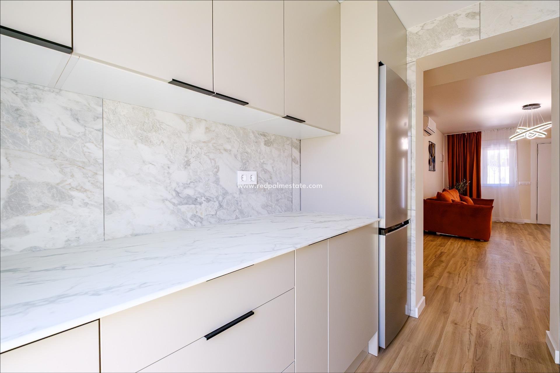 Resale - Town House -
Orihuela Costa - Villamartín