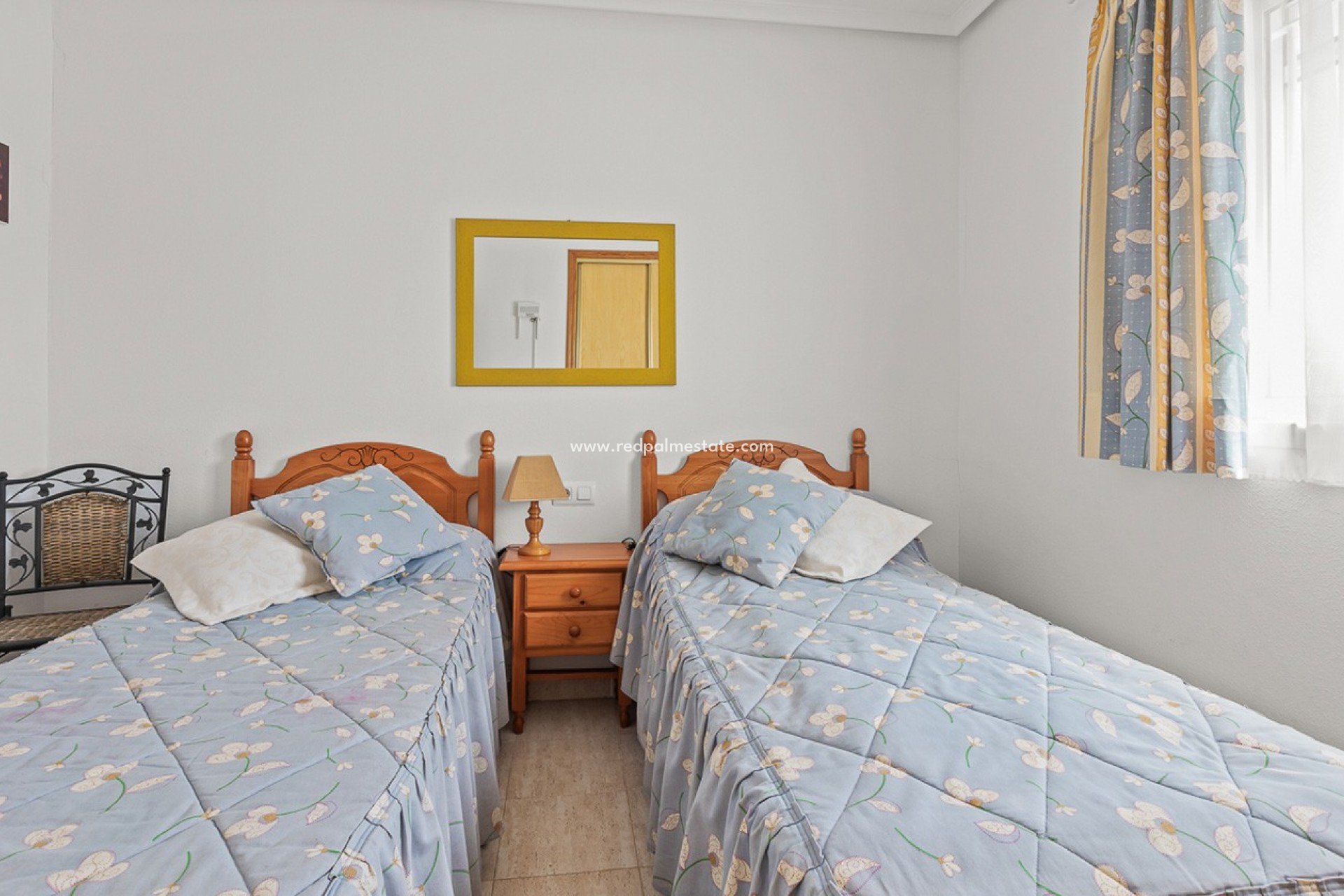 Resale - Town House -
Orihuela Costa - Zeniamar Shopping Centre