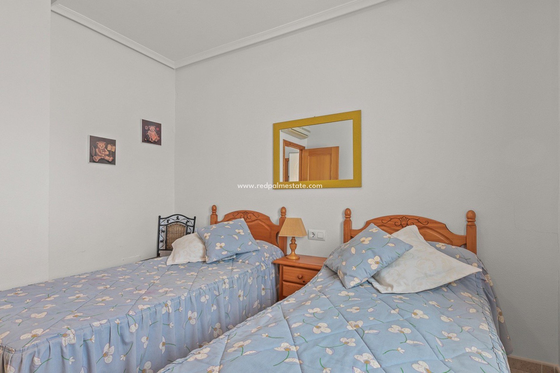 Resale - Town House -
Orihuela Costa - Zeniamar Shopping Centre