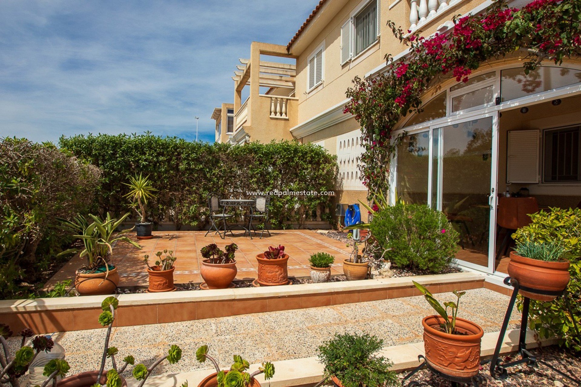 Resale - Town House -
Orihuela Costa - Zeniamar Shopping Centre