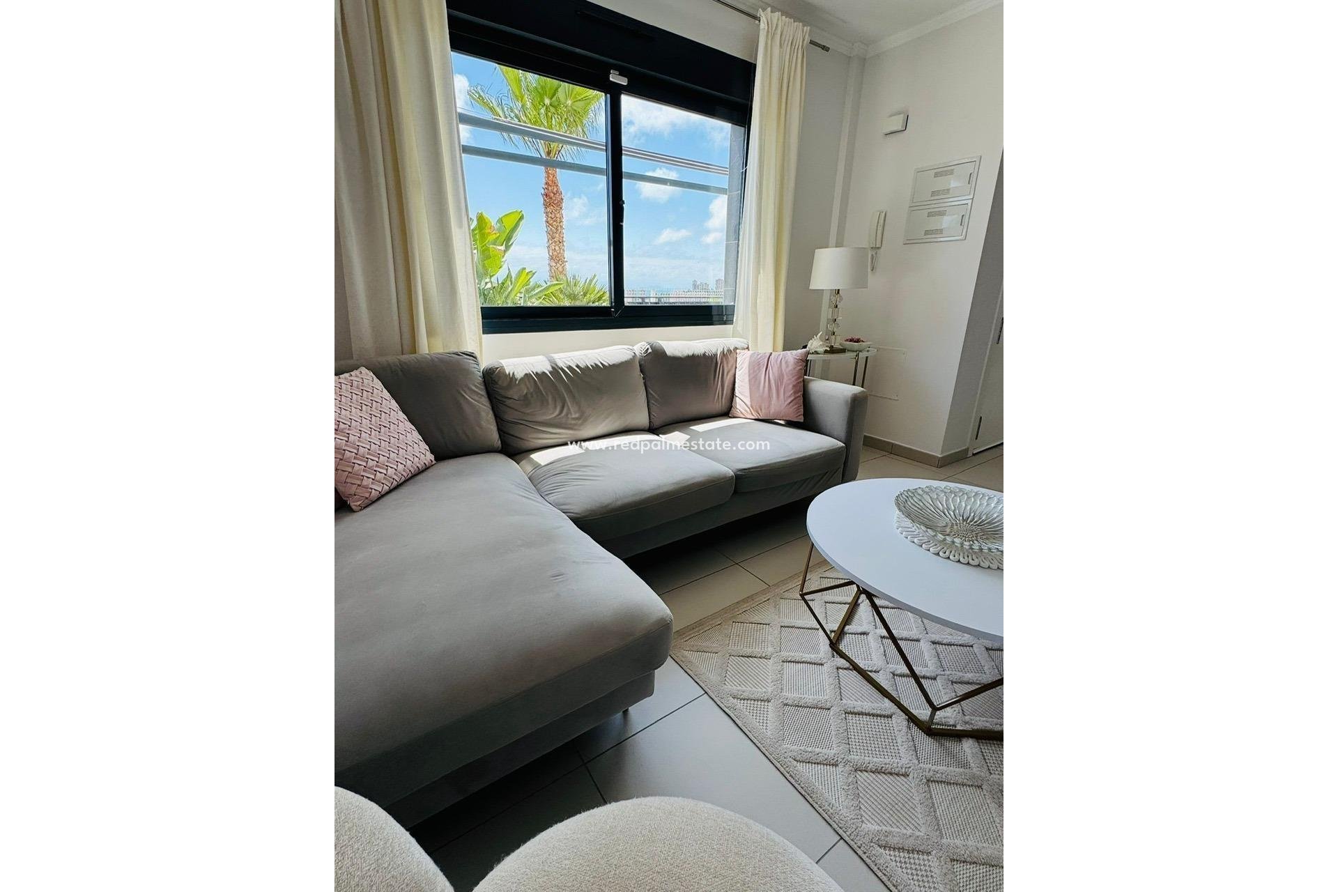 Resale - Town House -
Orihuela Costa