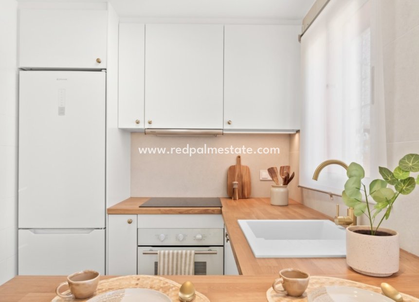 Resale - Town House -
Orihuela Costa