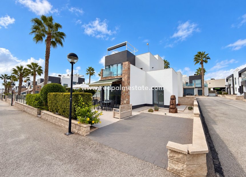 Resale - Town House -
Orihuela Costa
