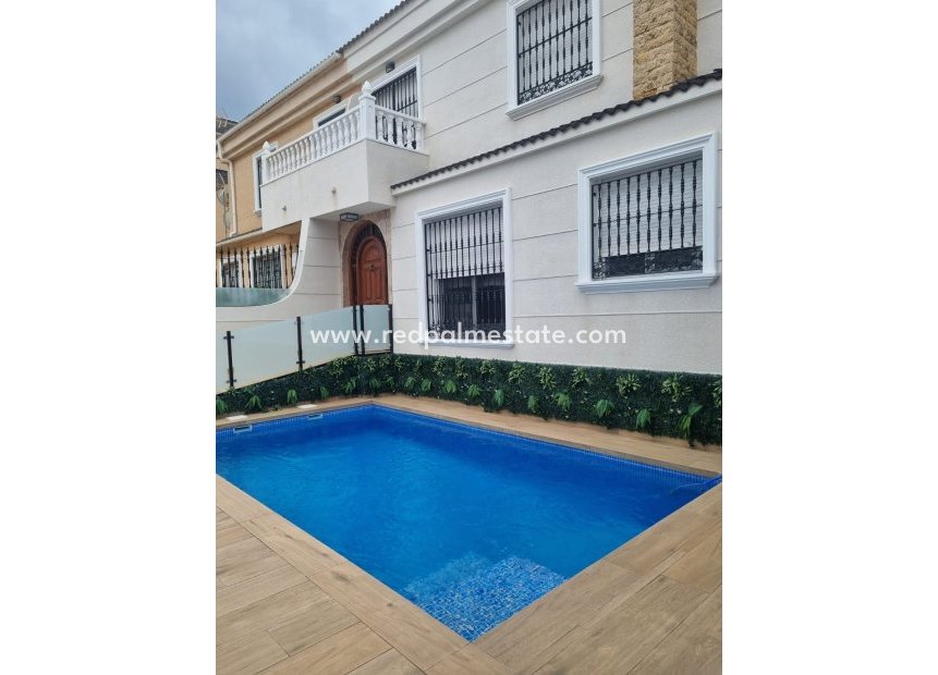 Resale - Town House -
Orihuela Costa