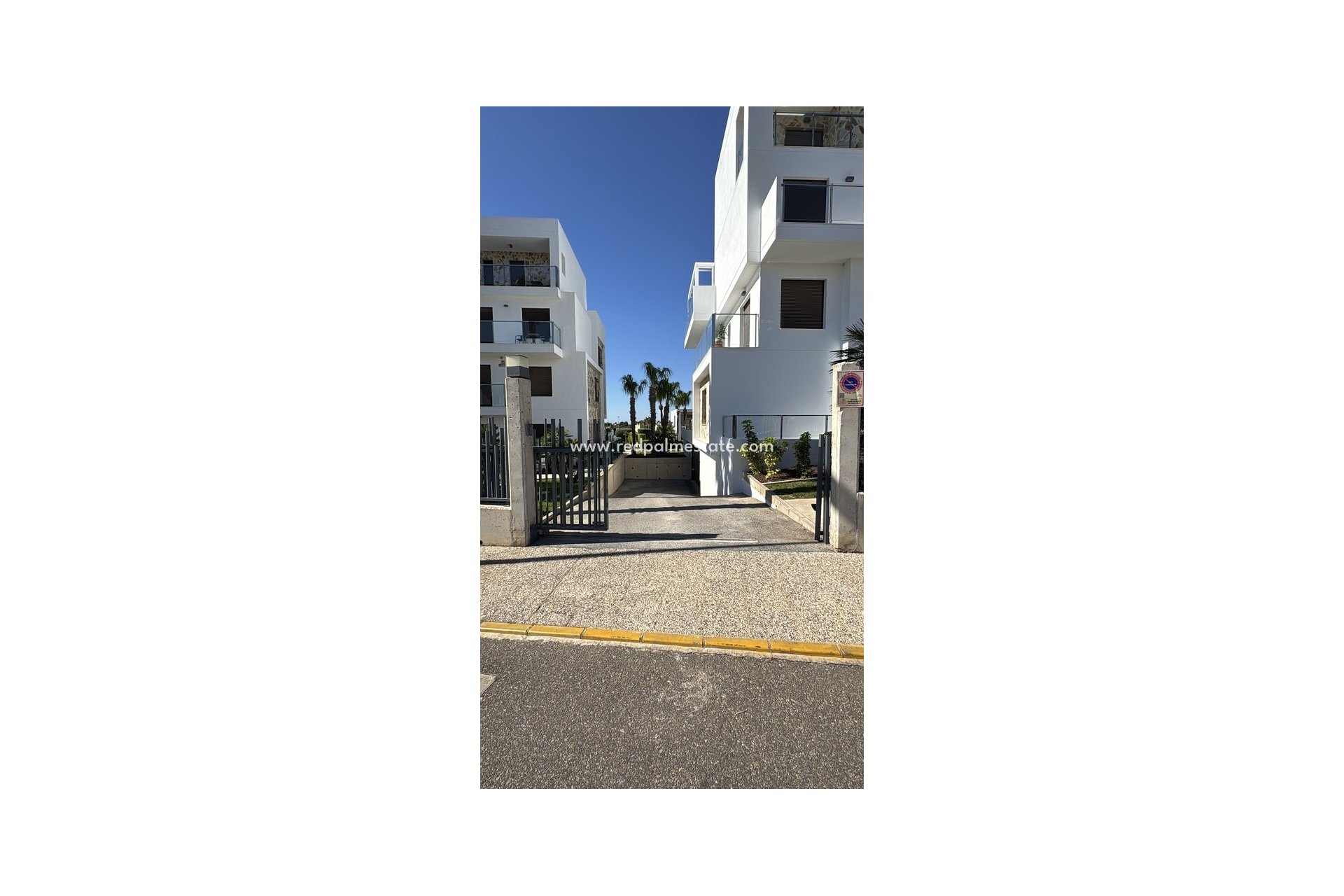 Resale - Town House -
Orihuela Costa