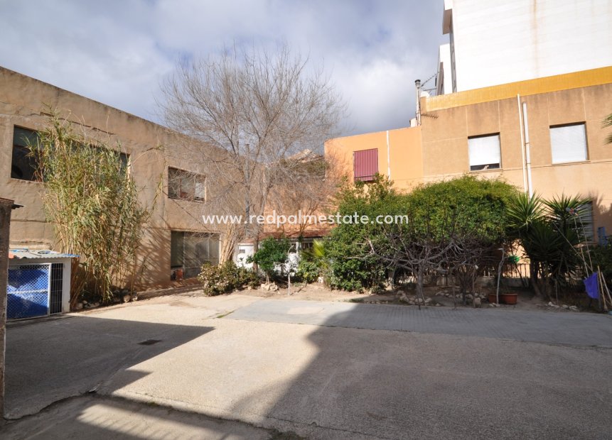 Resale - Town House -
Petrer - Inland