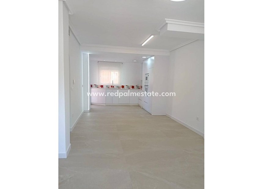Resale - Town House -
Pilar de la Horadada