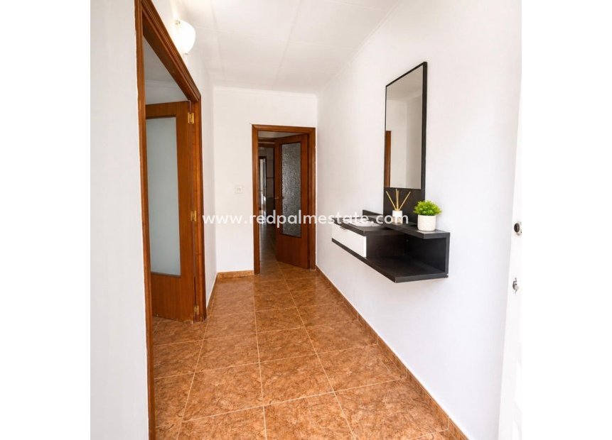 Resale - Town House -
Pinoso - Inland