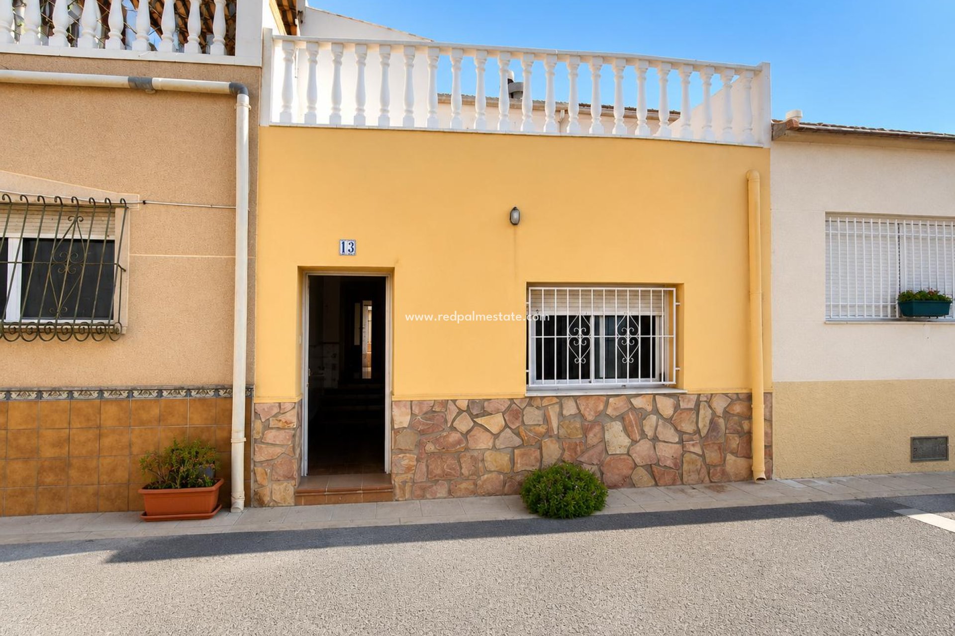 Resale - Town House -
Pinoso - Inland