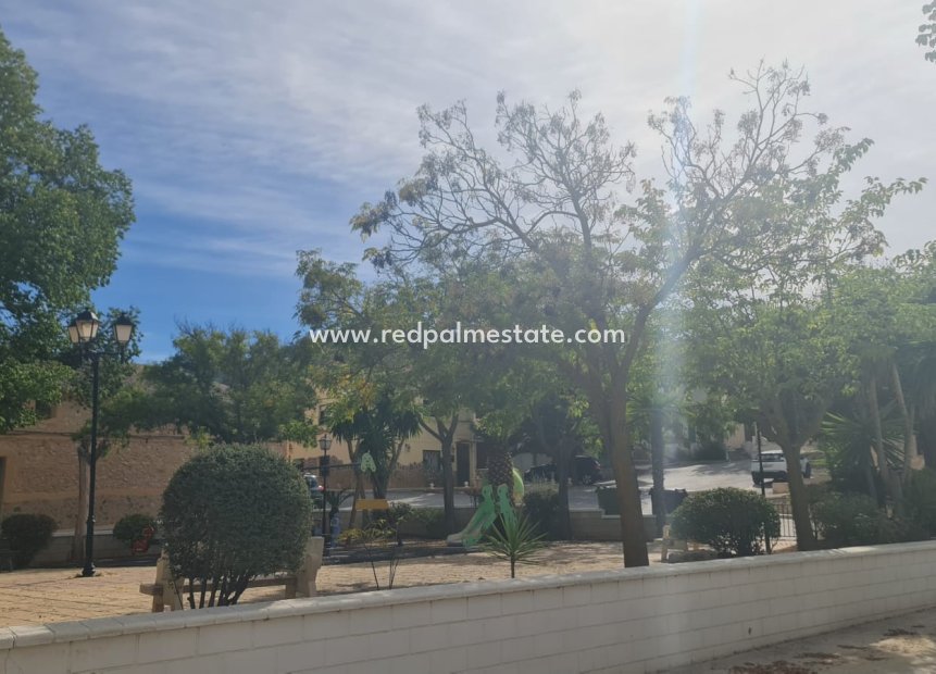Resale - Town House -
Pinoso - Inland