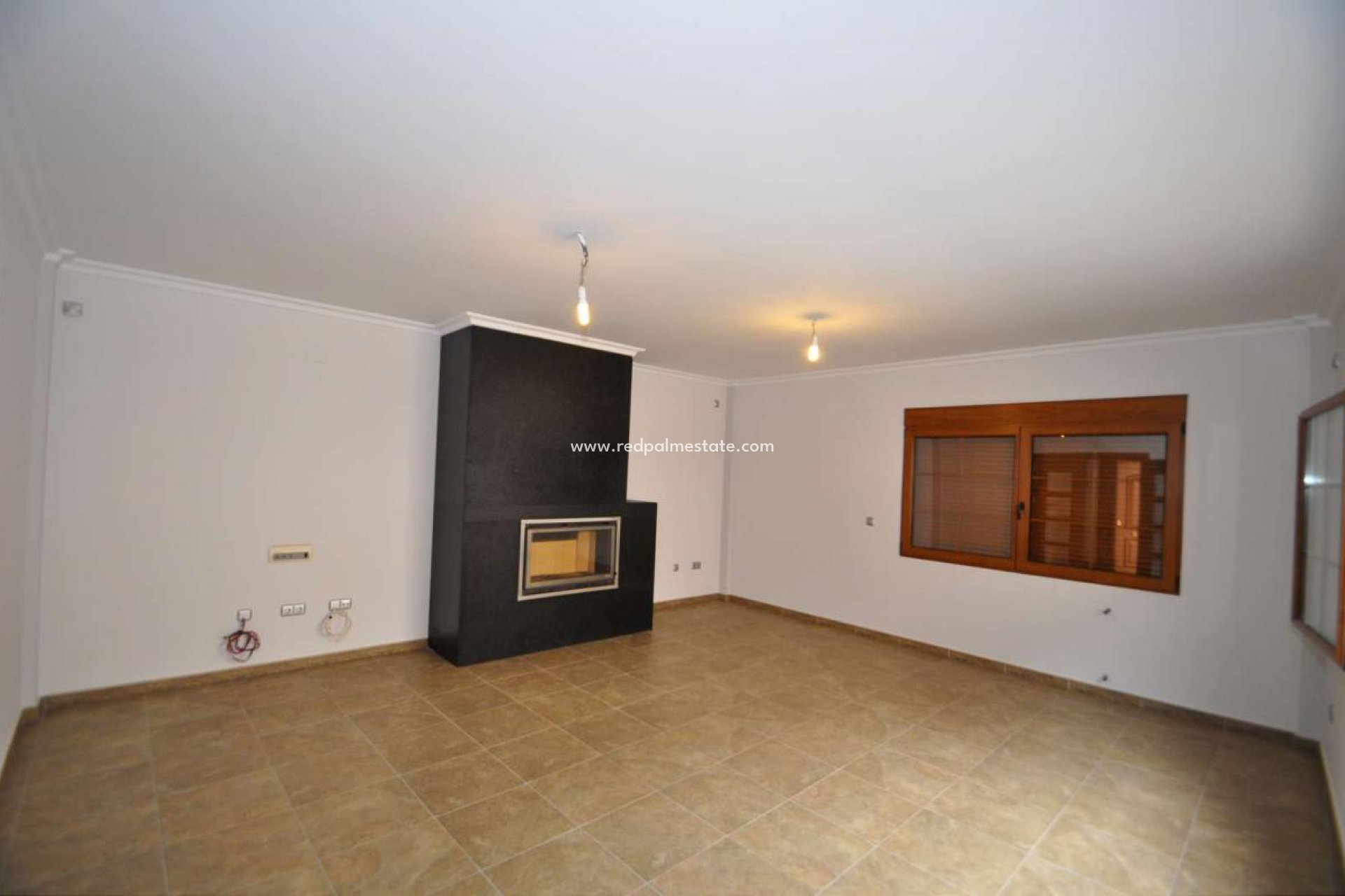Resale - Town House -
Pinoso - Inland