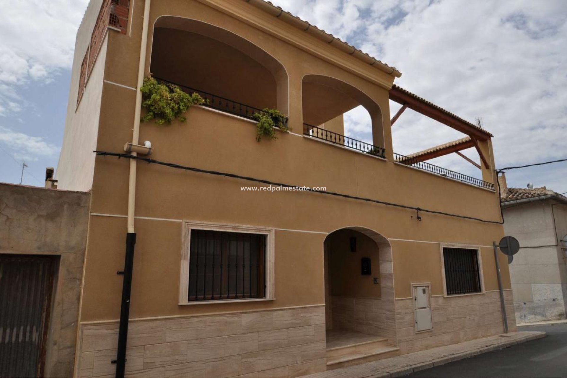 Resale - Town House -
Pinoso - Inland