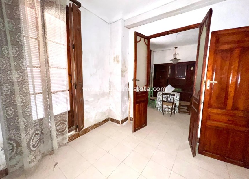 Resale - Town House -
Pinoso - Inland