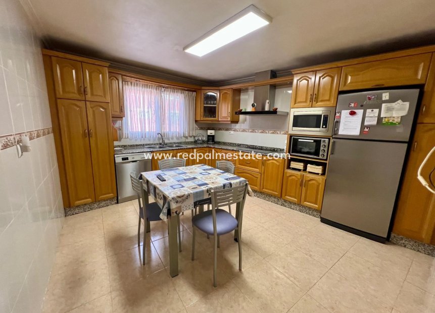 Resale - Town House -
Pinoso - Inland